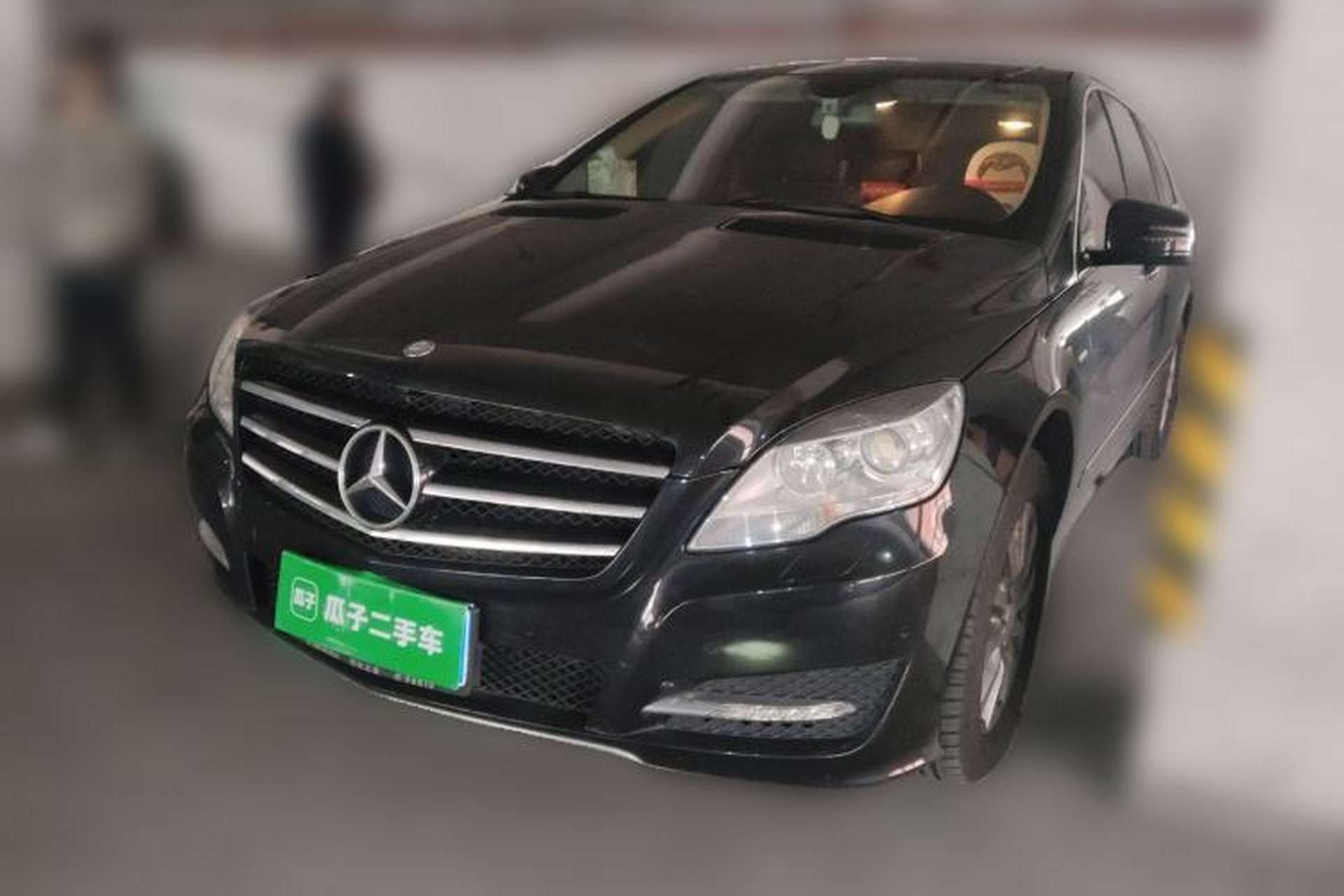 Used Mercedes-Benz R-Class 2017 R 320 4MATIC Business Edition Prestige Model Front Left 45 Deg