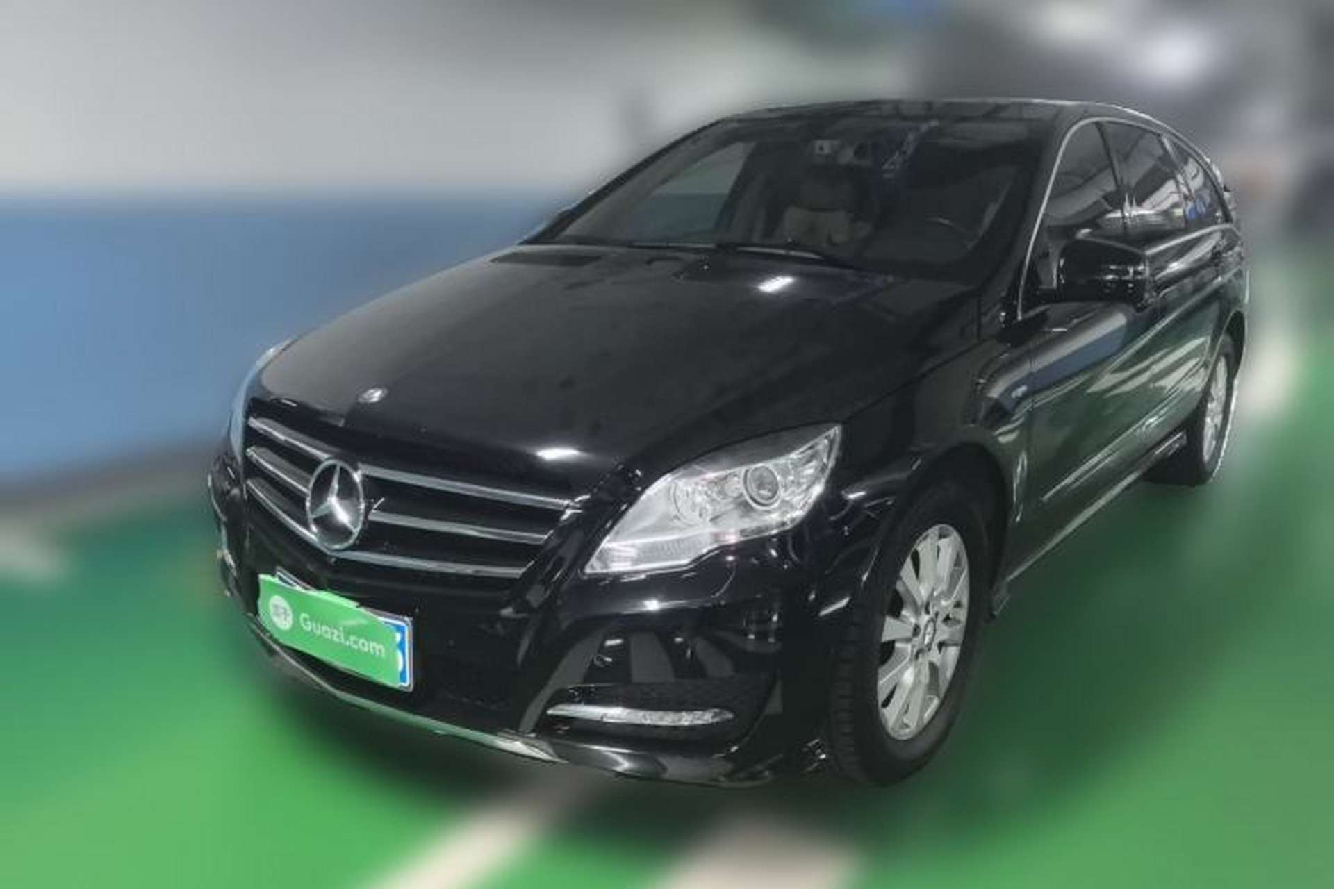 Used Mercedes-Benz R-Class 2017 R 320 4MATIC Business Edition Prestige Model Front Left 45 Deg