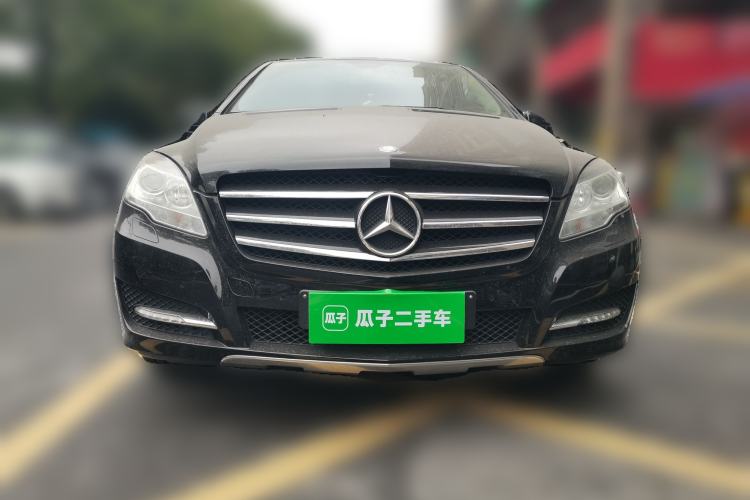 Used Mercedes-Benz R-Class 2017 R 400 4MATIC Exclusive Edition Front