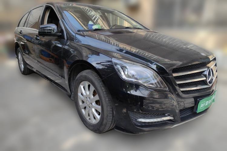 Used Mercedes-Benz R-Class 2017 R 320 4MATIC Business Edition Prestige Model Front Right 45 Deg