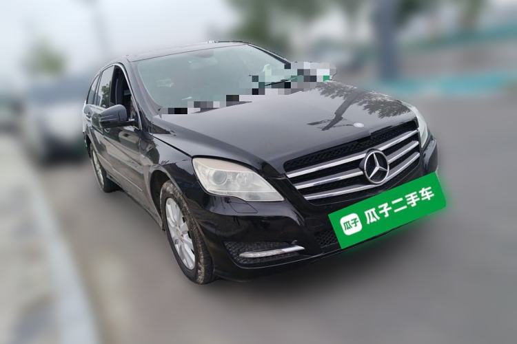 Used Mercedes-Benz R-Class 2017 R 320 4MATIC Business Edition Prestige Model Front Right 45 Deg