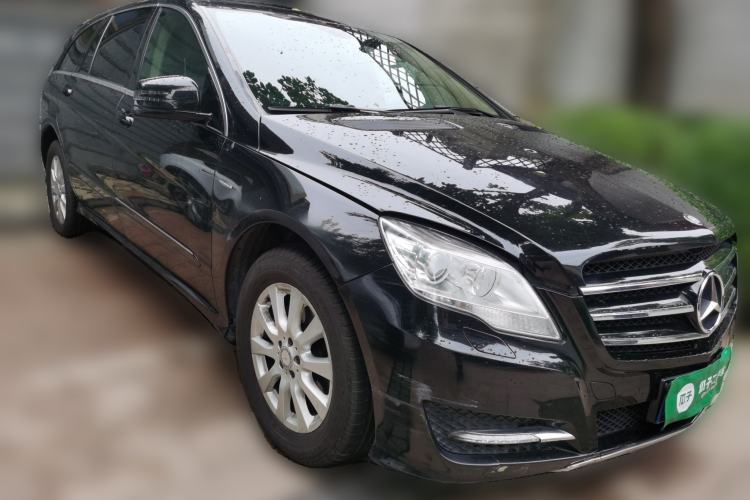 Used Mercedes-Benz R-Class 2017 R 320 4MATIC Business Edition Prestige Model Front Right 45 Deg