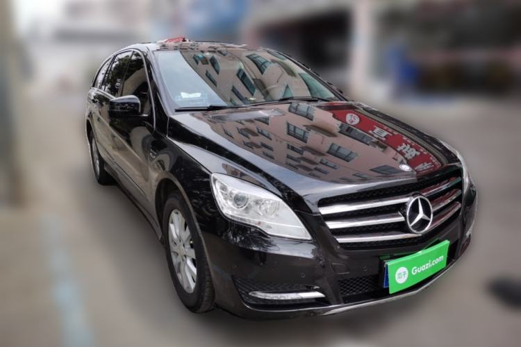 Used Mercedes-Benz R-Class 2017 R 320 4MATIC Business Edition Prestige Model Front Right 45 Deg