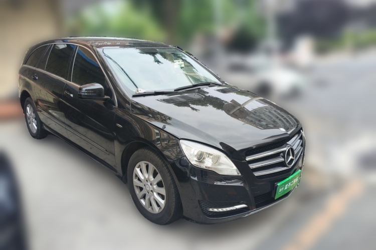 Used Mercedes-Benz R-Class 2017 R 320 4MATIC Business Edition Prestige Model Front Right 45 Deg
