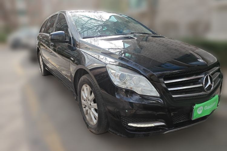 Used Mercedes-Benz R-Class 2017 R 320 4MATIC Business Edition Prestige Model Front Right 45 Deg
