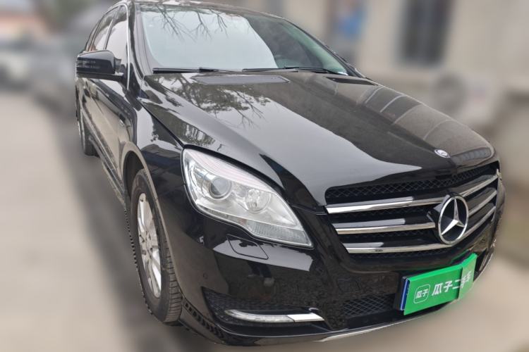 Used Mercedes-Benz R-Class 2017 R 320 4MATIC Business Edition Prestige Model Front Right 45 Deg