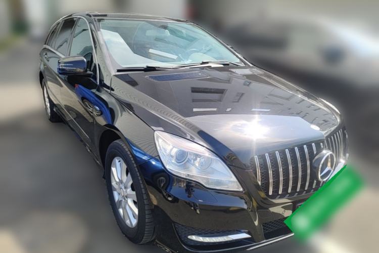 Used Mercedes-Benz R-Class 2017 R 320 4MATIC Business Edition Prestige Model Front Right 45 Deg