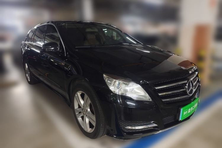 Used Mercedes-Benz R-Class 2017 R 320 4MATIC Luxury Collection Edition Front Right 45 Deg