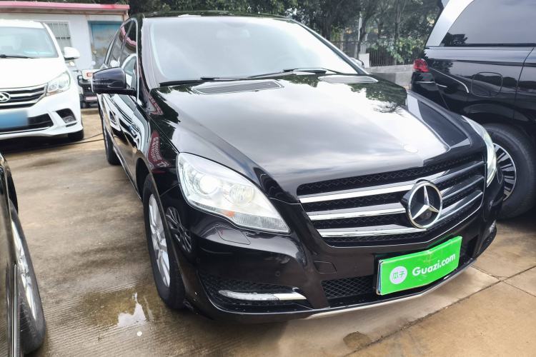Used Mercedes-Benz R-Class 2017 R 320 4MATIC Business Edition Prestige Model Front Right 45 Deg