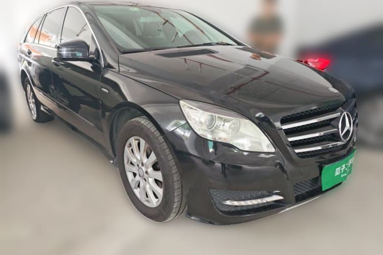 Used Mercedes-Benz R-Class 2017 R 320 4MATIC Business Edition Prestige Model Front Right 45 Deg