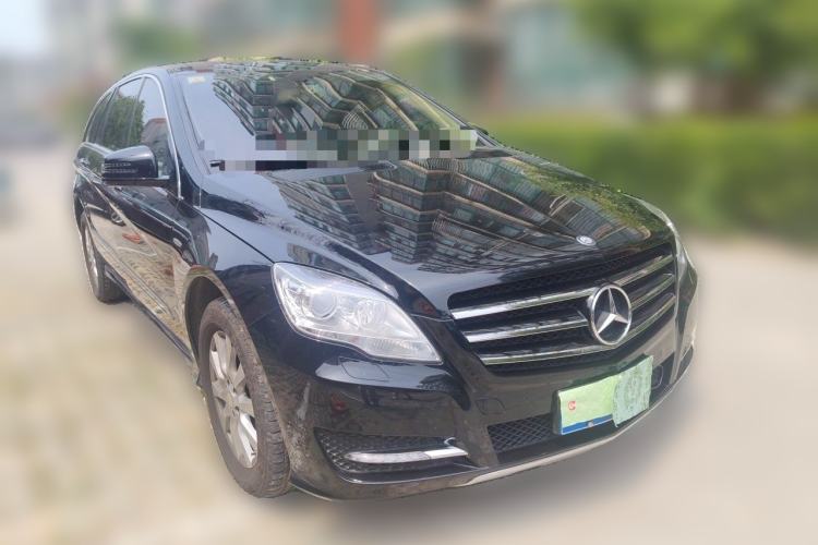 Used Mercedes-Benz R-Class 2017 R 320 4MATIC Business Edition Prestige Model Front Right 45 Deg