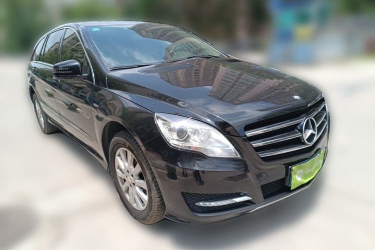 Used Mercedes-Benz R-Class 2017 R 320 4MATIC Business Edition Prestige Model Front Right 45 Deg