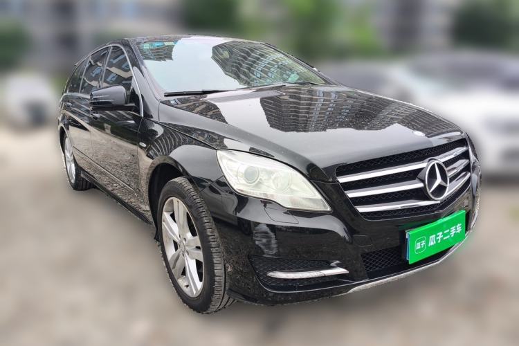 Used Mercedes-Benz R-Class 2017 R 320 4MATIC Luxury Collection Edition Front Right 45 Deg