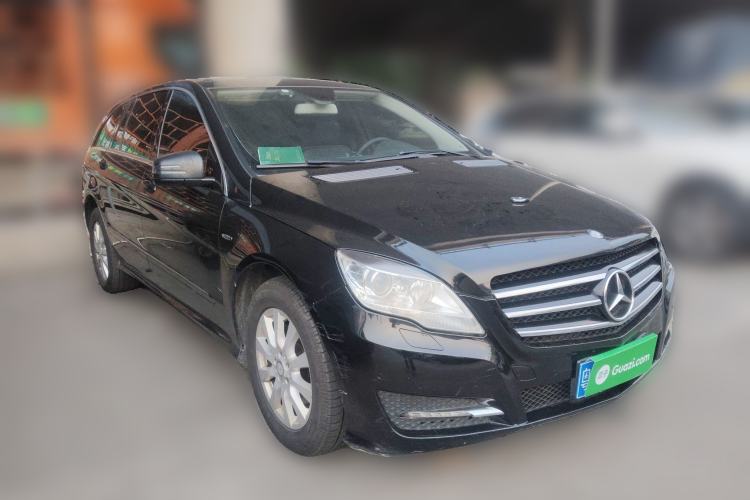 Used Mercedes-Benz R-Class 2017 R 320 4MATIC Business Edition Prestige Model Front Right 45 Deg