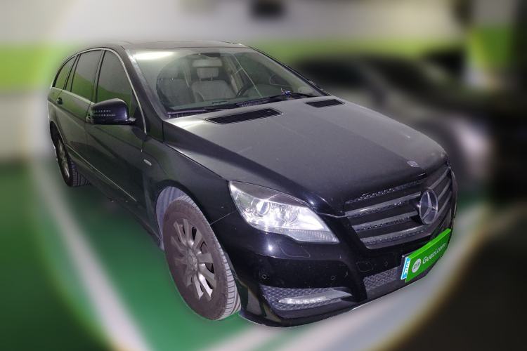 Used Mercedes-Benz R-Class 2017 R 320 4MATIC Business Edition Prestige Model Front Right 45 Deg