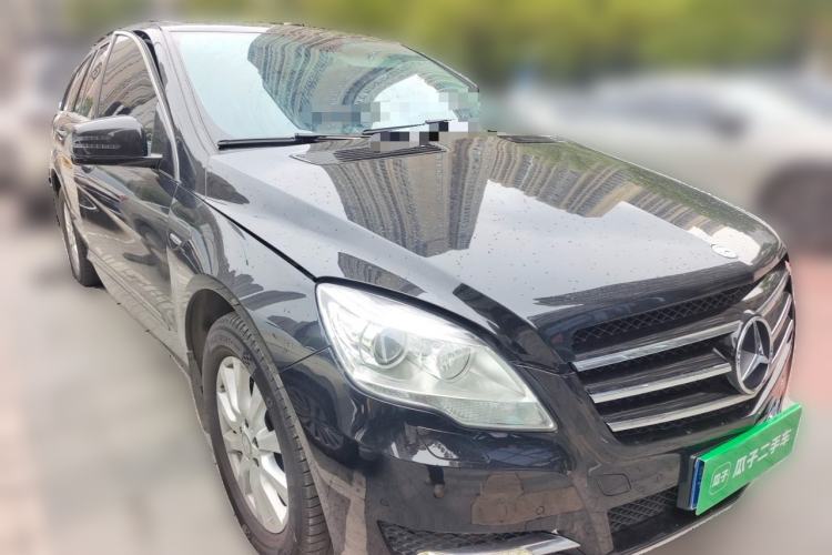 Used Mercedes-Benz R-Class 2017 R 320 4MATIC Business Edition Prestige Model Front Right 45 Deg