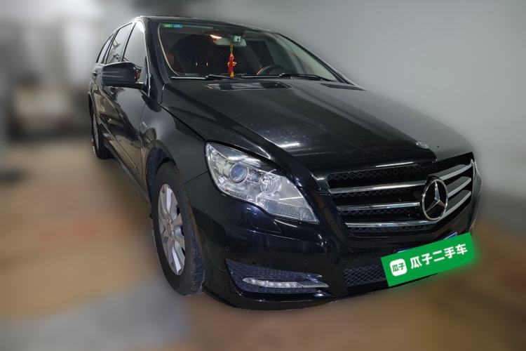 Used Mercedes-Benz R-Class 2017 R 320 4MATIC Business Edition Prestige Model Front Right 45 Deg