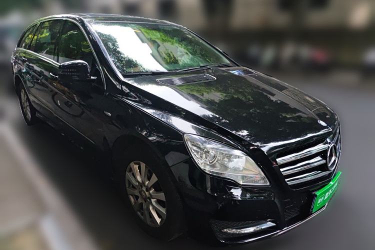 Used Mercedes-Benz R-Class 2017 R 320 4MATIC Business Edition Prestige Model Front Right 45 Deg