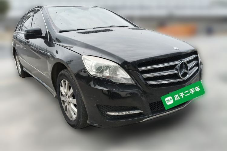 Used Mercedes-Benz R-Class 2017 R 320 4MATIC Business Edition Prestige Model Front Right 45 Deg