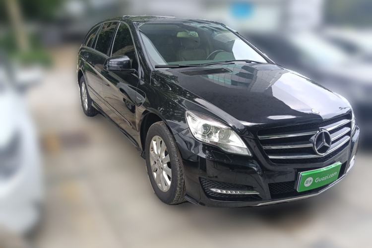 Used Mercedes-Benz R-Class 2017 R 320 4MATIC Business Edition Prestige Model Front Right 45 Deg