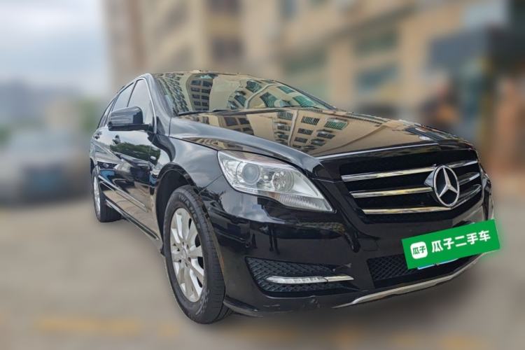 Used Mercedes-Benz R-Class 2017 R 320 4MATIC Business Edition Prestige Model Front Right 45 Deg