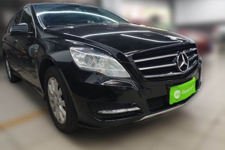 Used Mercedes-Benz R-Class 2017 R 320 4MATIC Business Edition Prestige Model Front Right 45 Deg
