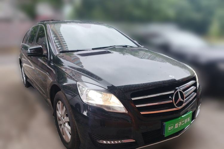 Used Mercedes-Benz R-Class 2017 R 320 4MATIC Luxury Collection Edition Front Right 45 Deg
