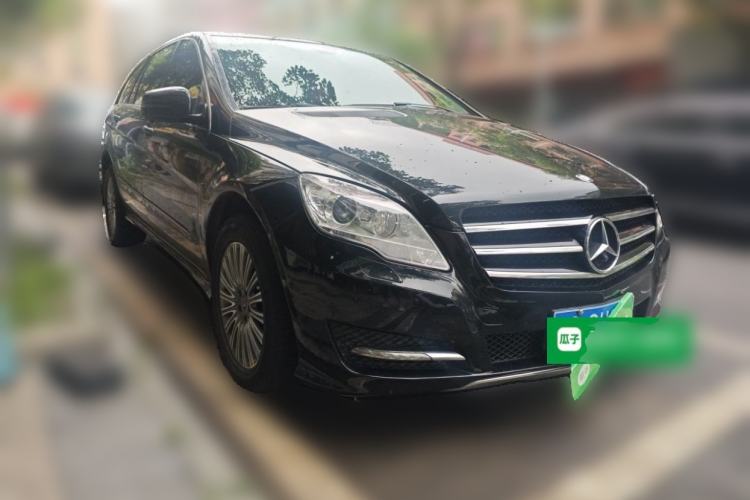 Used Mercedes-Benz R-Class 2017 R 320 4MATIC Business Edition Prestige Model Front Right 45 Deg