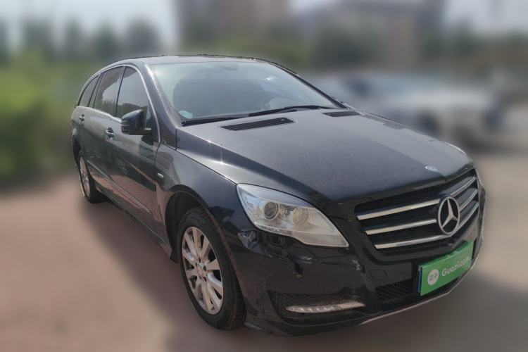 Used Mercedes-Benz R-Class 2017 R 320 4MATIC Business Edition Prestige Model Front Right 45 Deg