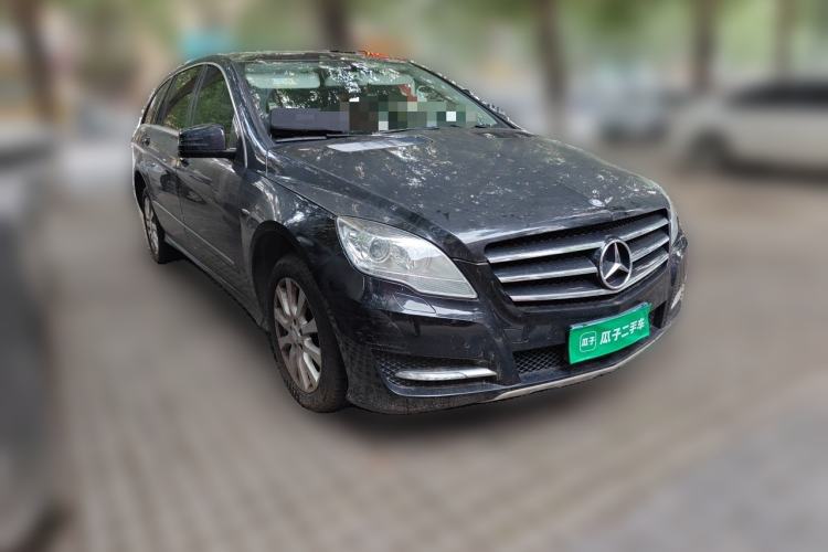 Used Mercedes-Benz R-Class 2017 R 320 4MATIC Business Edition Prestige Model Front Right 45 Deg