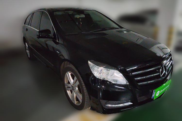 Used Mercedes-Benz R-Class 2017 R 320 4MATIC Luxury Collection Edition Front Right 45 Deg