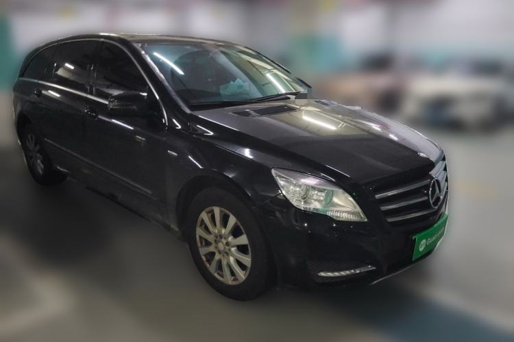 Used Mercedes-Benz R-Class 2017 R 320 4MATIC Business Edition Prestige Model Front Right 45 Deg