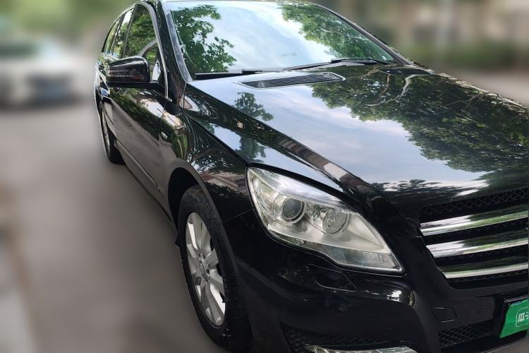 Used Mercedes-Benz R-Class 2017 R 320 4MATIC Business Edition Prestige Model Front Right 45 Deg