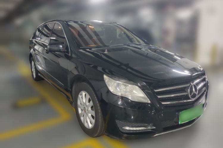Used Mercedes-Benz R-Class 2017 R 320 4MATIC Business Edition Prestige Model Front Right 45 Deg