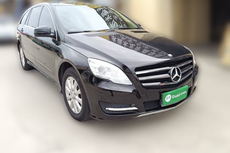 Used Mercedes-Benz R-Class 2017 R 320 4MATIC Business Edition Prestige Model Front Right 45 Deg