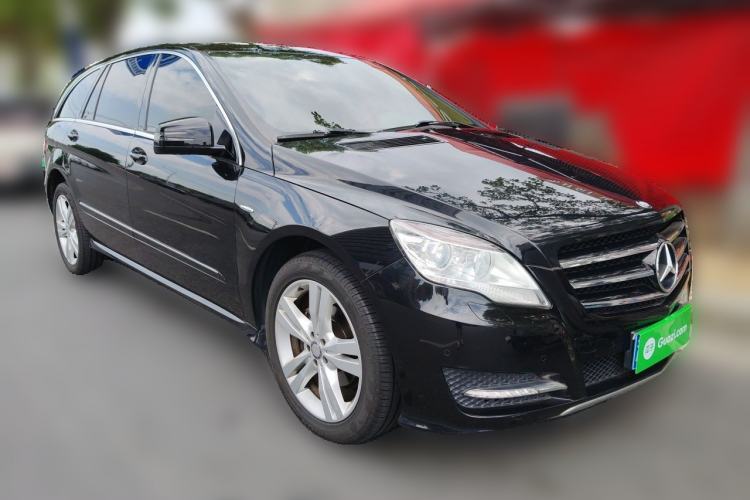 Used Mercedes-Benz R-Class 2017 R 320 4MATIC Luxury Collection Edition Front Right 45 Deg