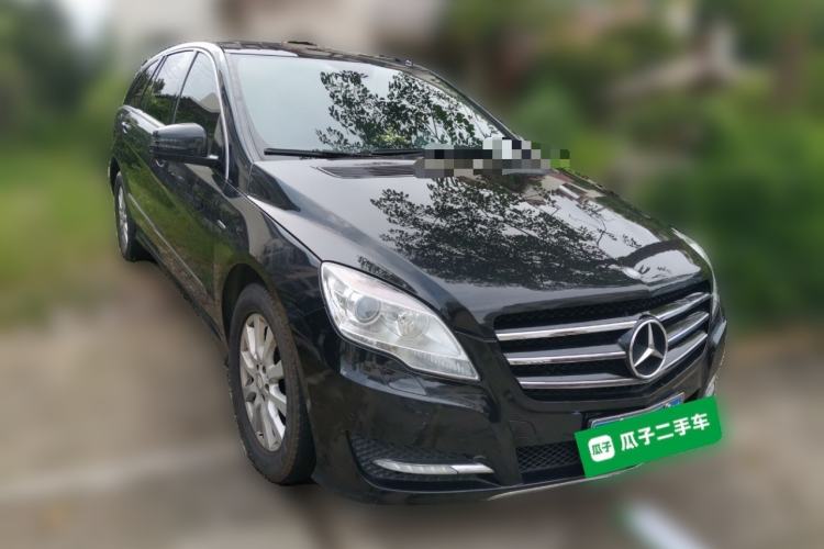 Used Mercedes-Benz R-Class 2017 R 320 4MATIC Business Edition Prestige Model Front Right 45 Deg