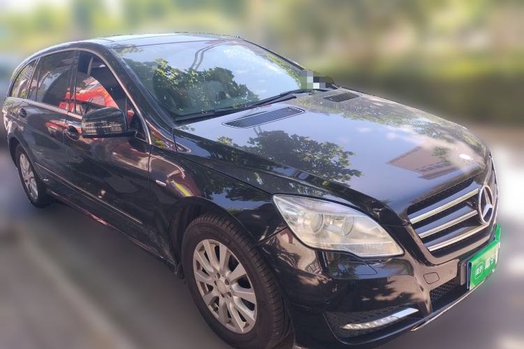 Used Mercedes-Benz R-Class 2017 R 320 4MATIC Business Edition Prestige Model Front Right 45 Deg