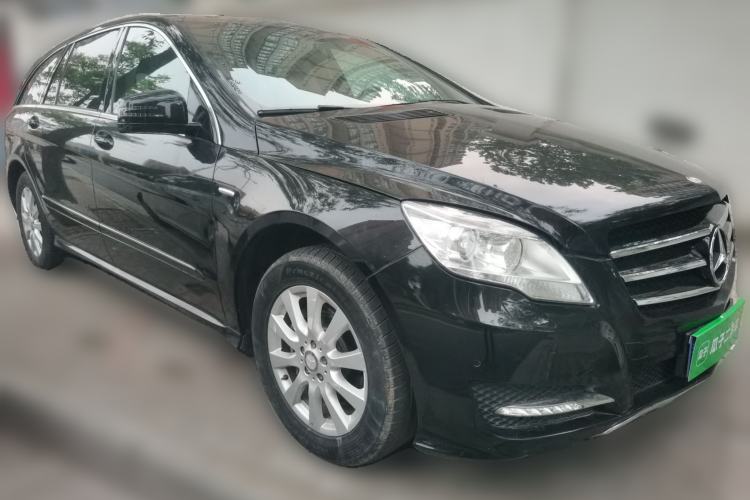 Used Mercedes-Benz R-Class 2017 R 320 4MATIC Business Edition Prestige Model Front Right 45 Deg