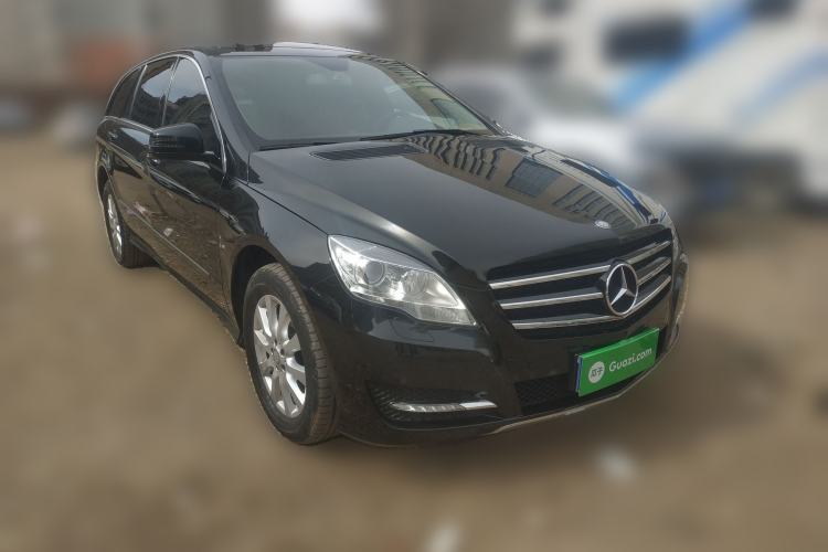 Used Mercedes-Benz R-Class 2017 R 320 4MATIC Business Edition Prestige Model Front Right 45 Deg