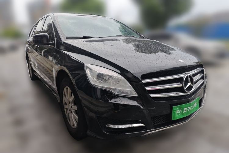 Used Mercedes-Benz R-Class 2017 R 320 4MATIC Business Edition Prestige Model Front Right 45 Deg