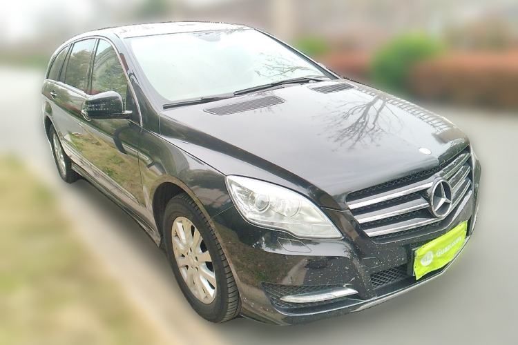 Used Mercedes-Benz R-Class 2017 R 320 4MATIC Business Edition Prestige Model Front Right 45 Deg