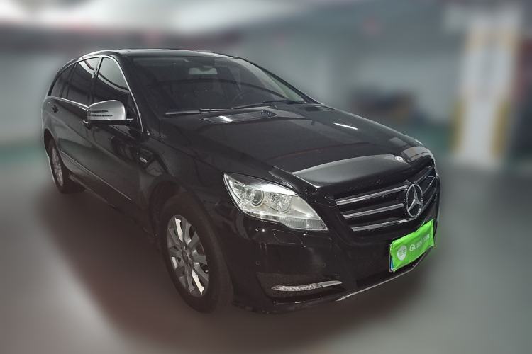 Used Mercedes-Benz R-Class 2017 R 320 4MATIC Business Edition Prestige Model Front Right 45 Deg