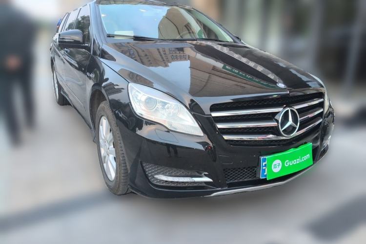 Used Mercedes-Benz R-Class 2017 R 320 4MATIC Business Edition Prestige Model Front Right 45 Deg
