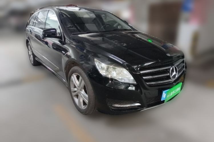Used Mercedes-Benz R-Class 2017 R 320 4MATIC Luxury Collection Edition Front Right 45 Deg