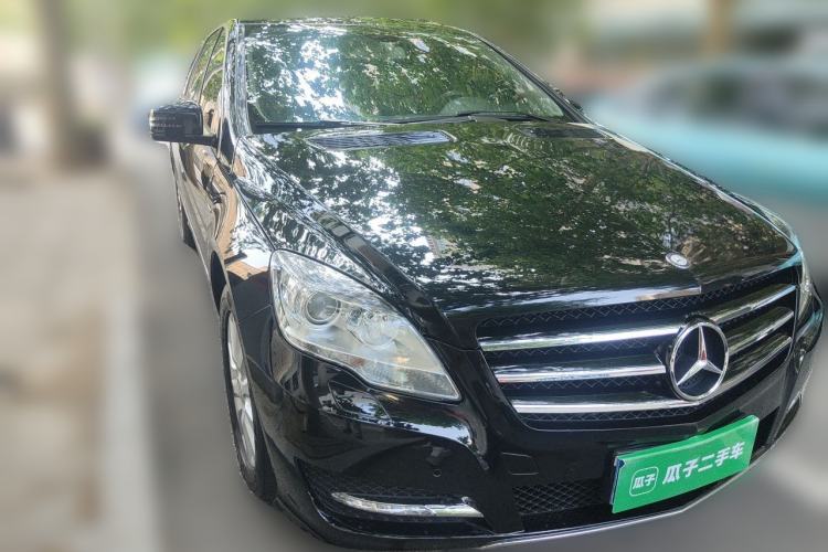 Used Mercedes-Benz R-Class 2017 R 320 4MATIC Business Edition Prestige Model Front Right 45 Deg