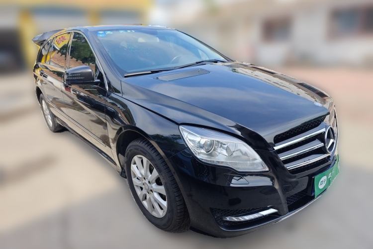 Used Mercedes-Benz R-Class 2017 R 320 4MATIC Business Edition Prestige Model Front Right 45 Deg
