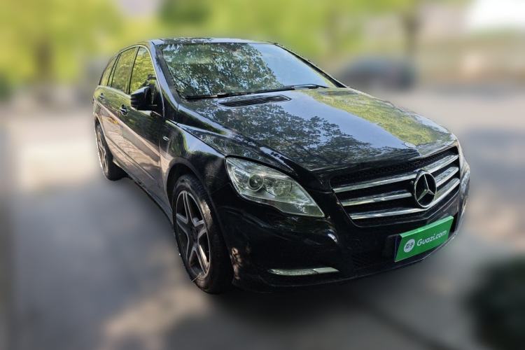 Used Mercedes-Benz R-Class 2017 R 320 4MATIC Business Edition Prestige Model Front Right 45 Deg