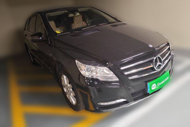 Used Mercedes-Benz R-Class 2017 R 320 4MATIC Business Edition Prestige Model Front Right 45 Deg