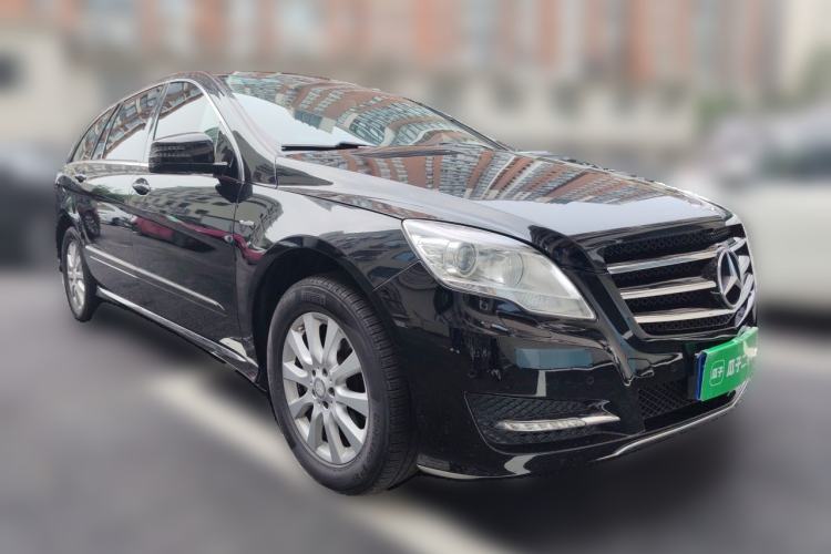 Used Mercedes-Benz R-Class 2017 R 320 4MATIC Business Edition Prestige Model Front Right 45 Deg